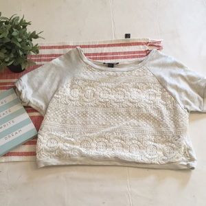 Forever 21: M: cropped lace tee shirt